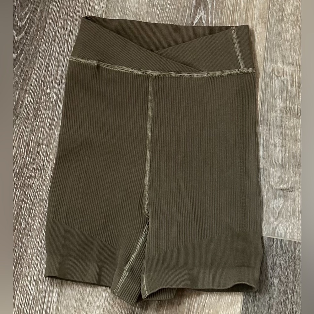 Free people movement shorts XS